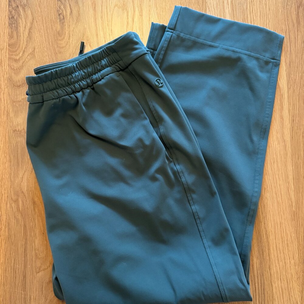Lululemon Tapered-Leg Mid-Rise Crop  25" Luxtreme